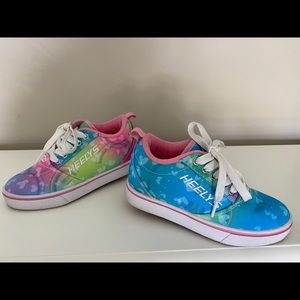 Heelys shoes size 13Y